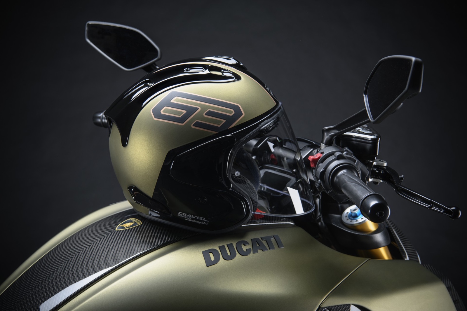 【林寶版本Ducati】林寶連電單車都玩Crossover